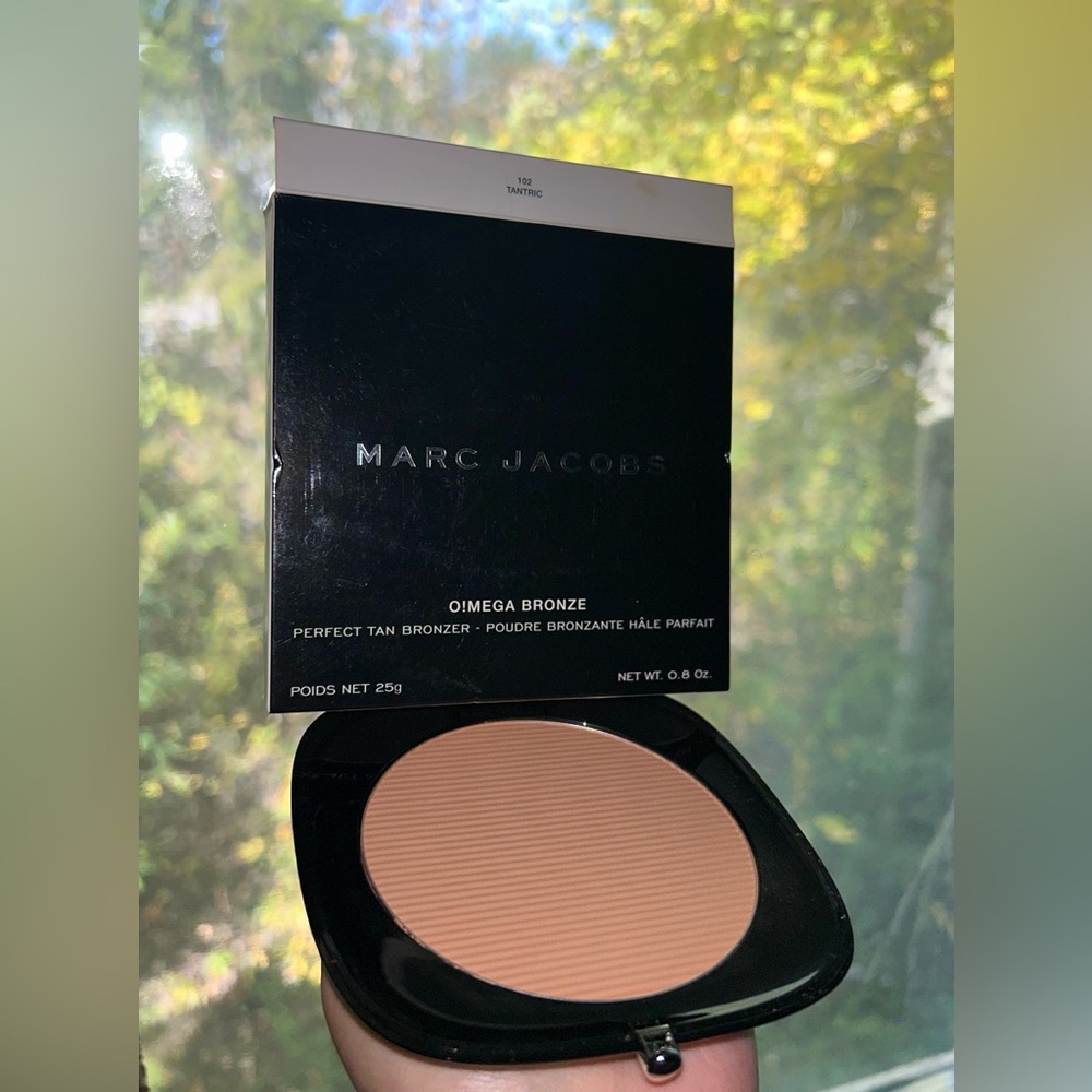 Marc Jacobs omega bronzer